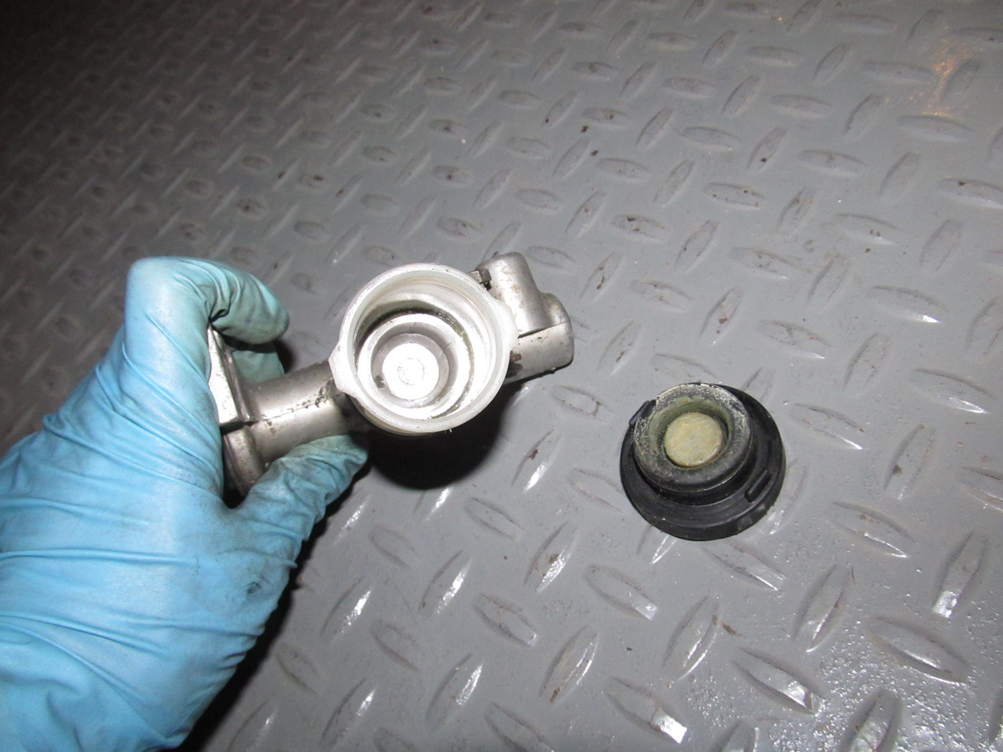 90 91 92 93 94 95 96 Nissan 300zx Non Turbo OEM Clutch Master Cylinder
