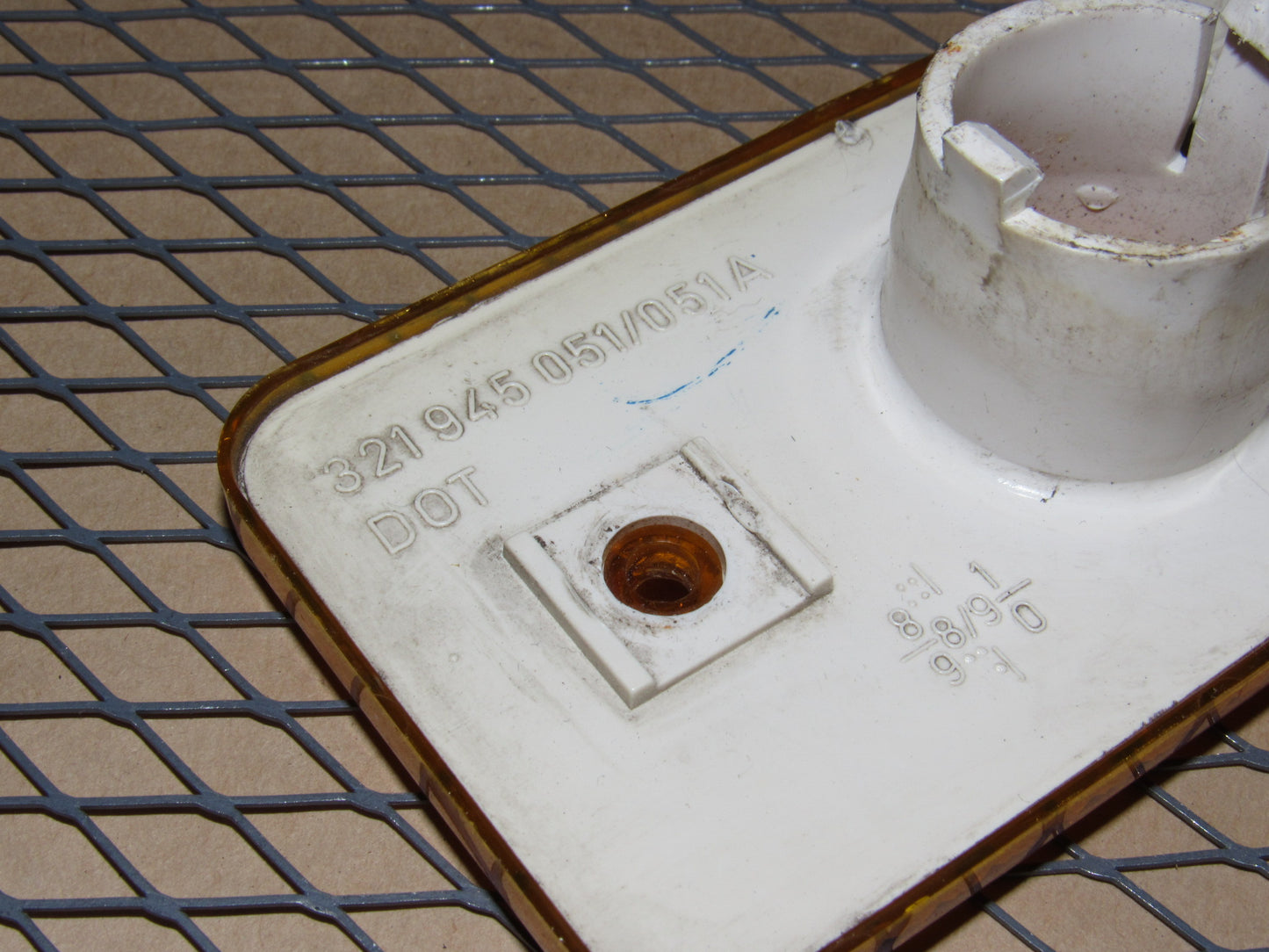 85 86 87 88 89 Volkswagen Cabriolet OEM Front Side Marker Light Lamp