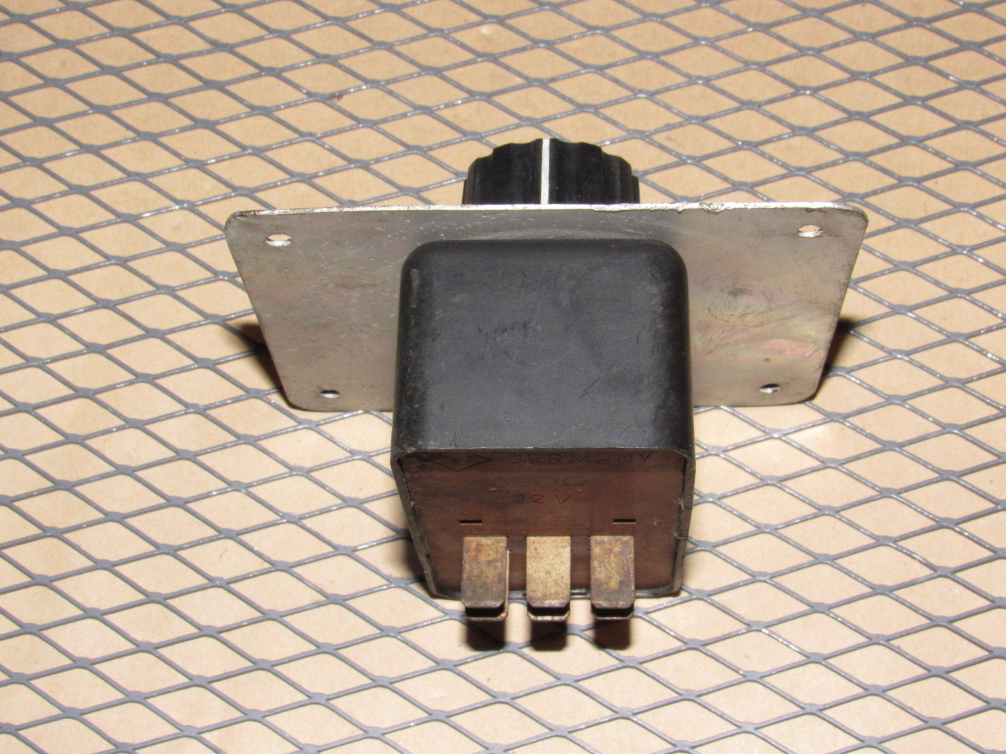 77-95 Mercedes Benz T1 Van OEM Climate Control Temperature Thermostat Switch