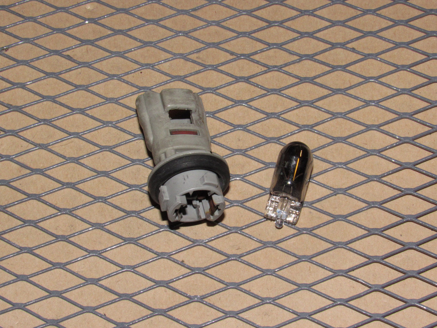 90 91 92 93 Toyota Celica OEM Front Corner Light Lamp Bulb Socket