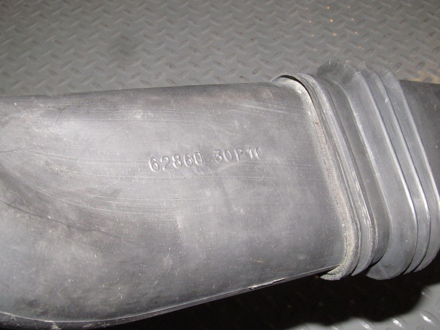 90 91 92 93 94 95 96 Nissan 300zx Non Turbo OEM Intake Air Charge Duct Tube - Right