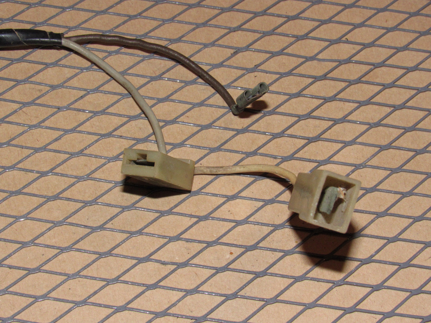 81 82 83 84 Volkswagen Rabbit OEM Rear Side Marker Bulb Socket & Harness