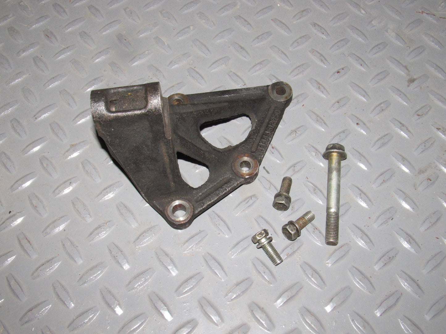 90 91 92 93 Celica ST 1.6L OEM Power Steering Mounting Bracket