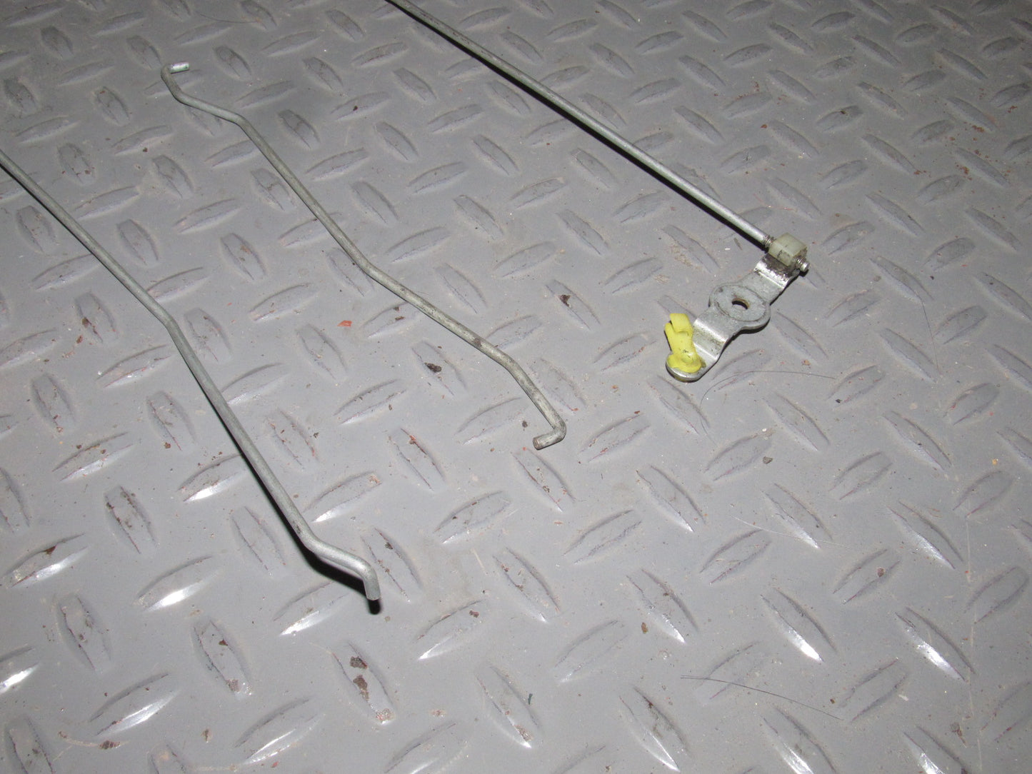 94 95 96 97 98 99 Toyota Celica OEM Door Linkage Rod & Clip - Right Set