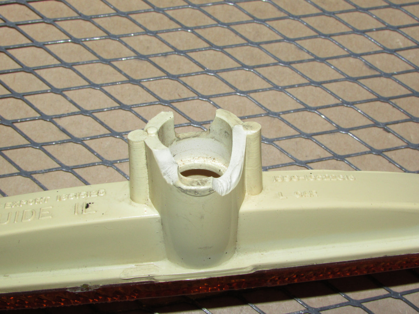 97 98 99 00 01 02 03 04 05 Chevrolet Malibu OEM Front Side Marker Light Lamp - Left