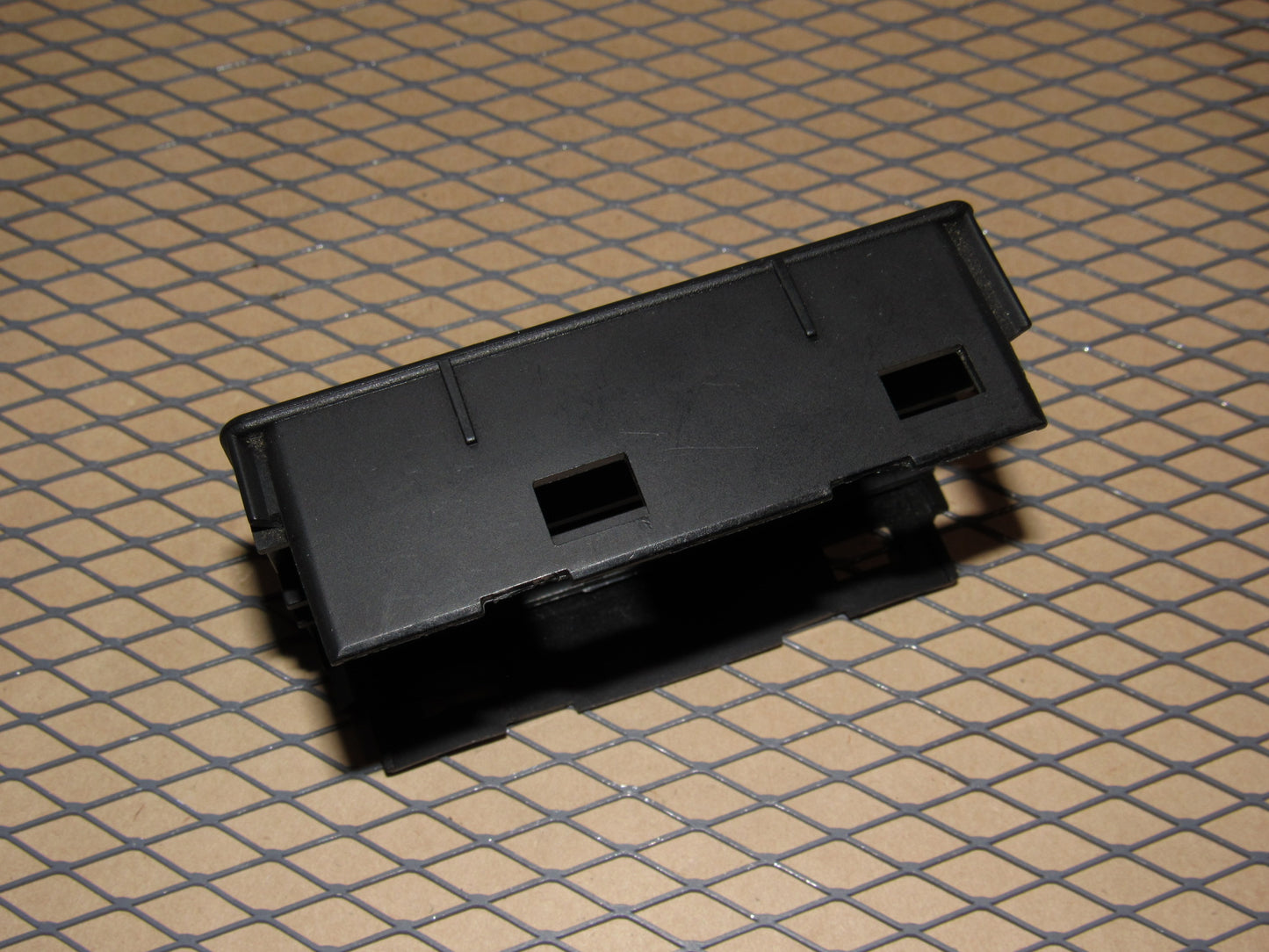 99 00 01 02 03 04 Land Rover Discovery OEM Dash Switch Holder Bezel Cover