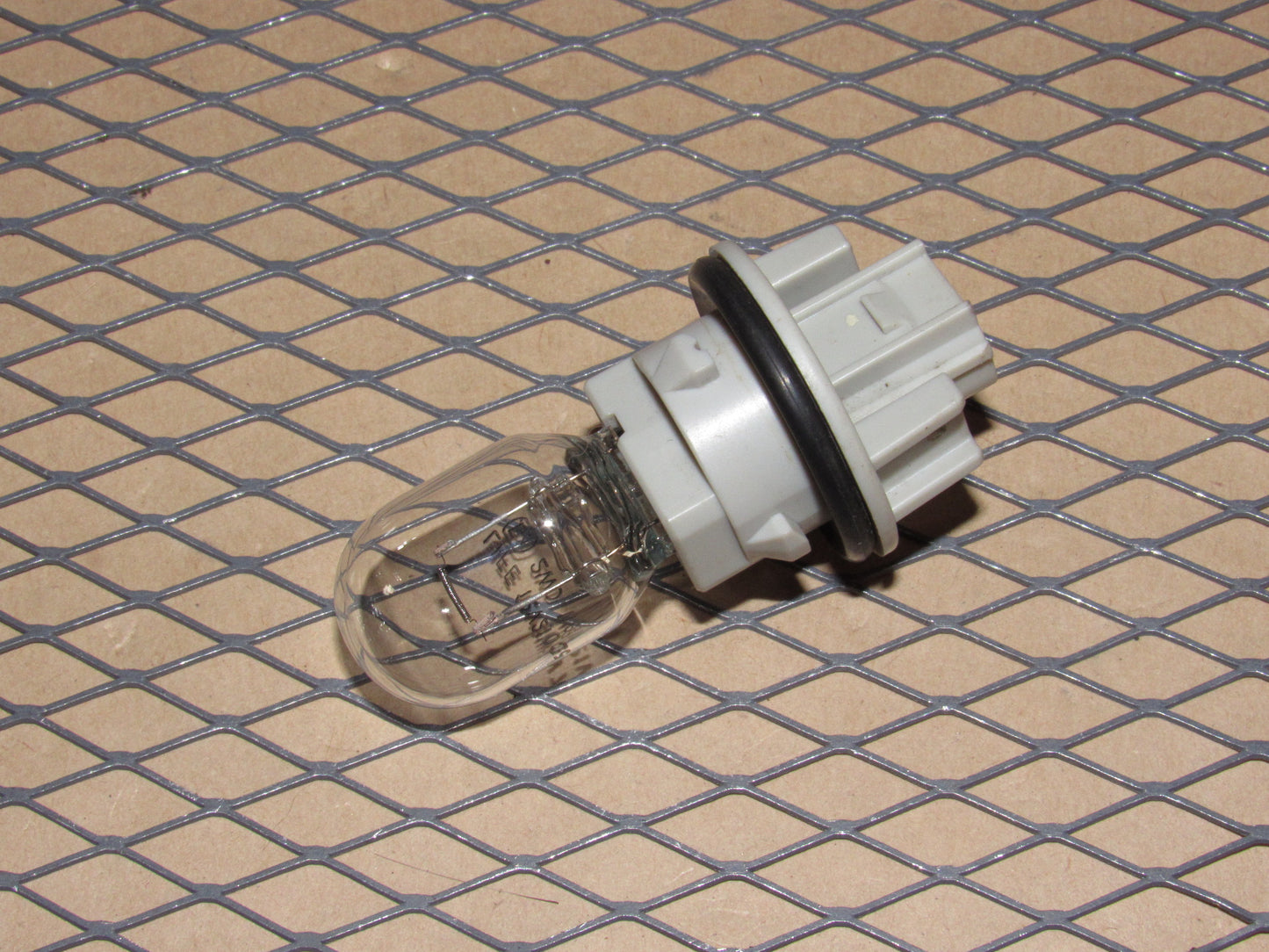 16 17 18 19 20 21 22 23 Mazda Miata OEM Reverse Light Lamp Bulb Socket