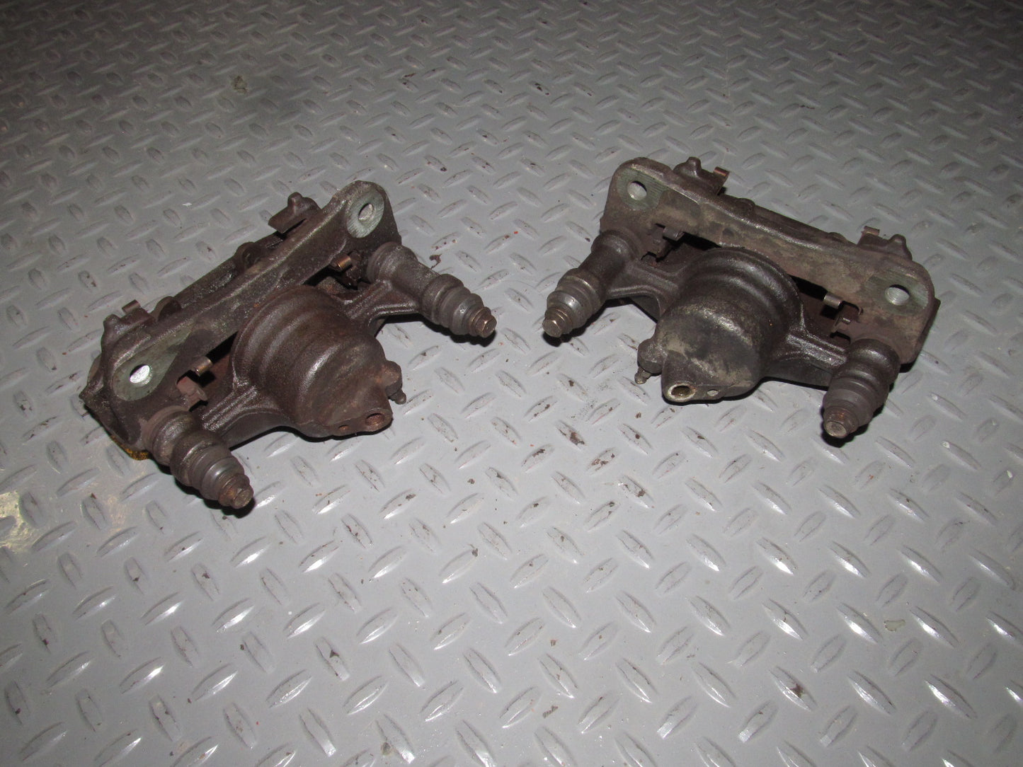 91 92 93 94 95 Toyota 2.2L 5SFE MR2 OEM Front Brake Caliper Set