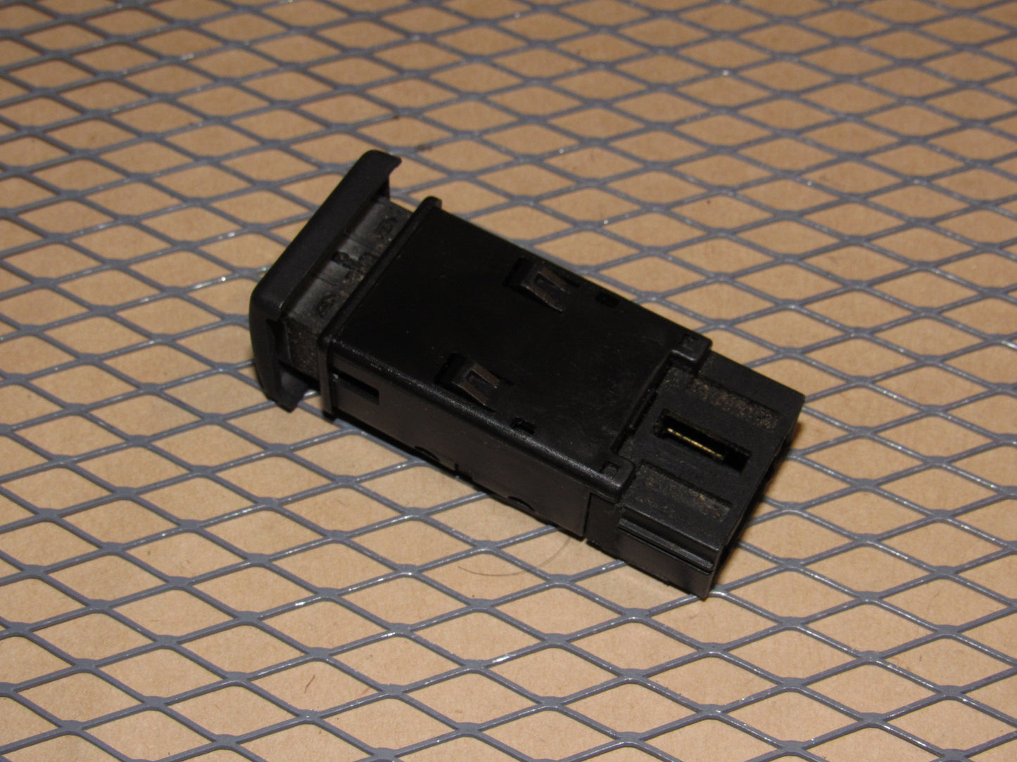 03 04 Land Rover Discovery OEM Flasher Hazard Light Switch