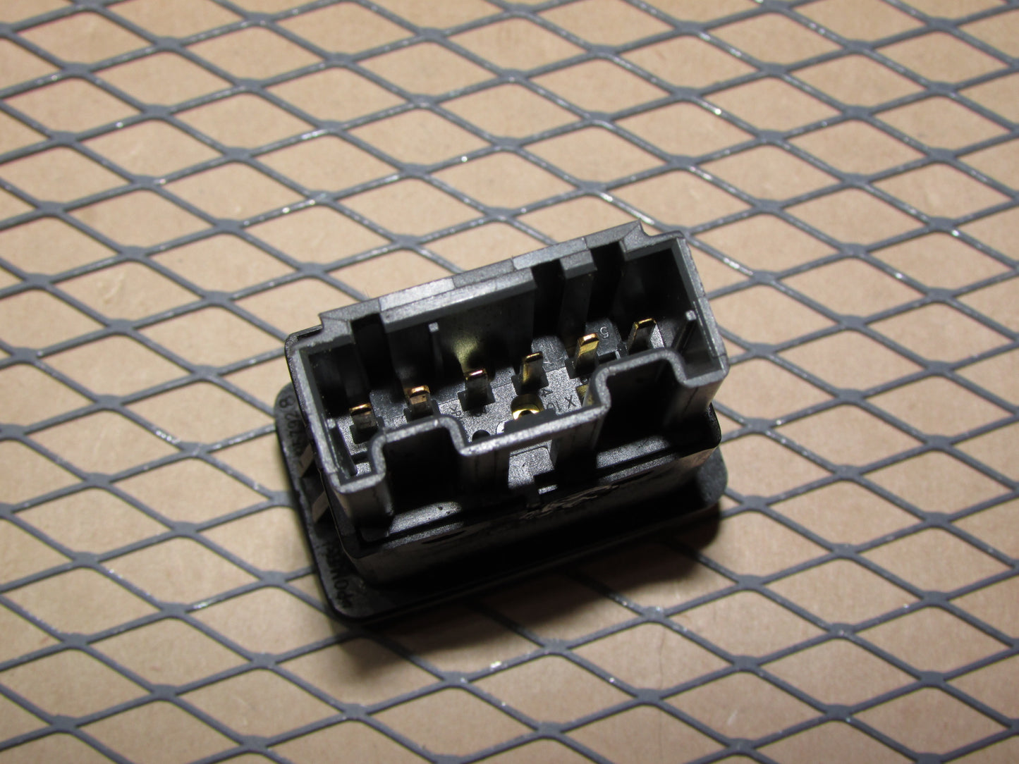 02 Land Rover Freelander OEM Rear Window Switch