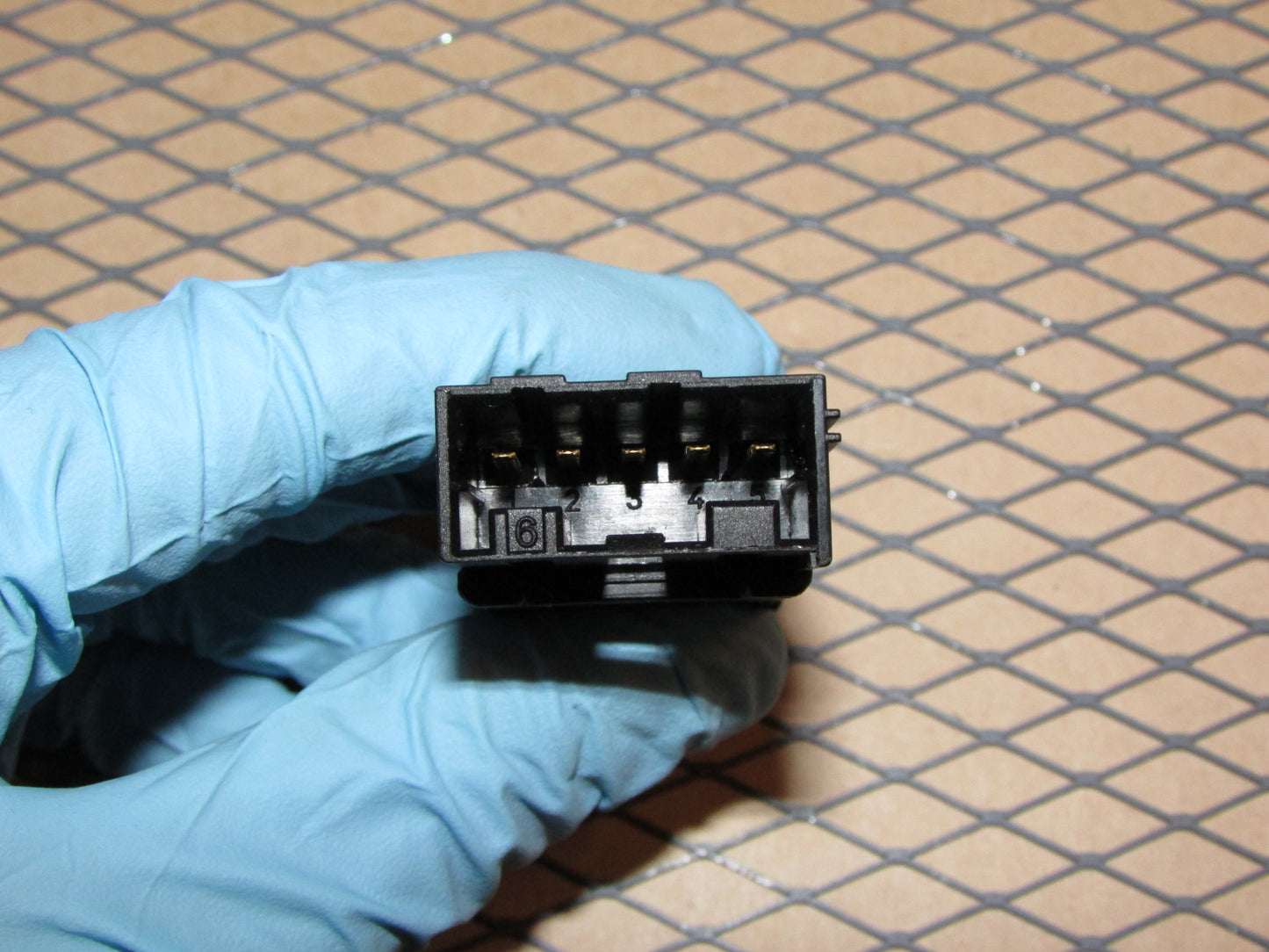 02 03 Land Rover Freelander OEM Rear Defroster Switch