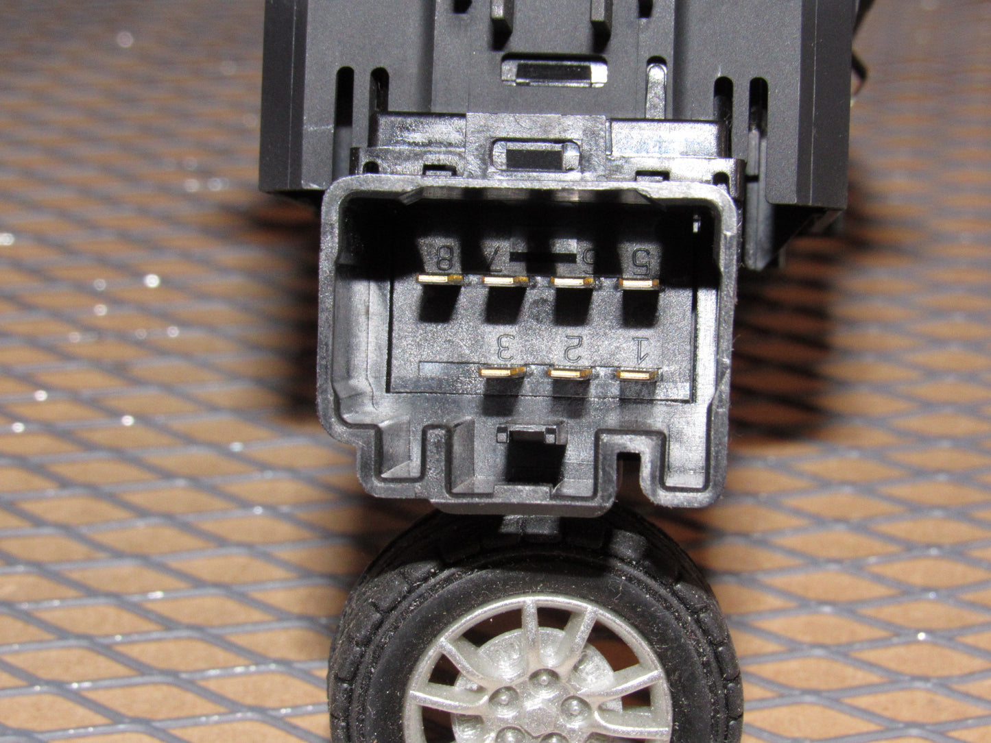 05 06 07 08 09 Land Rover Range Rover OEM Rear Audio & Window Switch