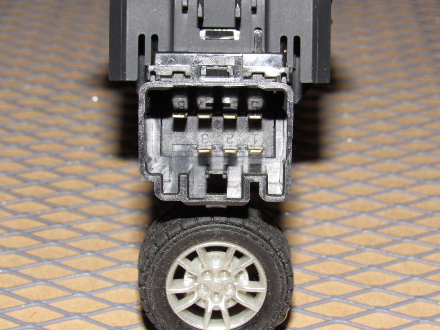 05 06 07 08 09 Land Rover Range Rover OEM Rear Audio & Window Switch