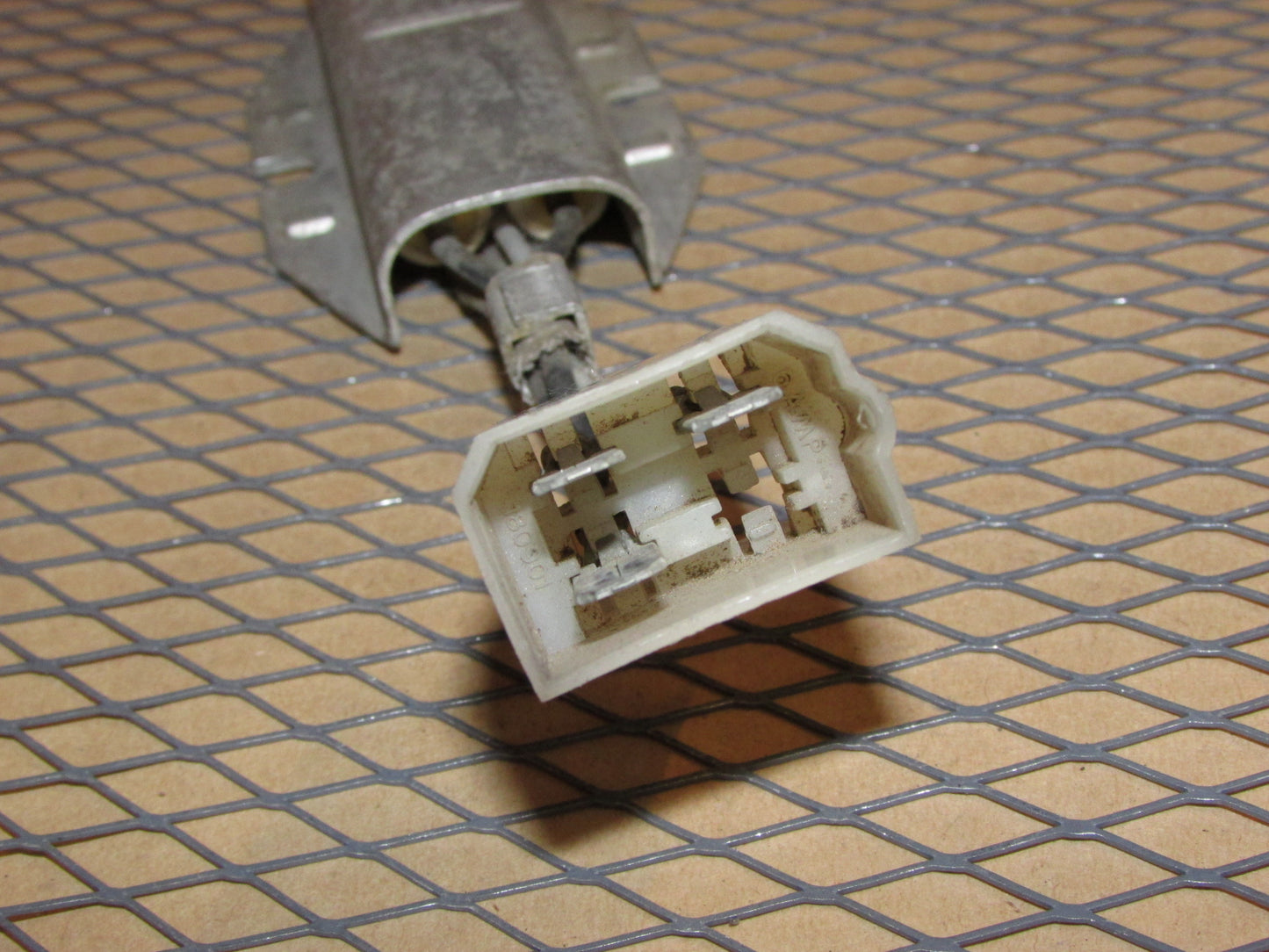 75 76 Datsun 280z OEM Fuel Injector Dropping Resistor A15-000 005