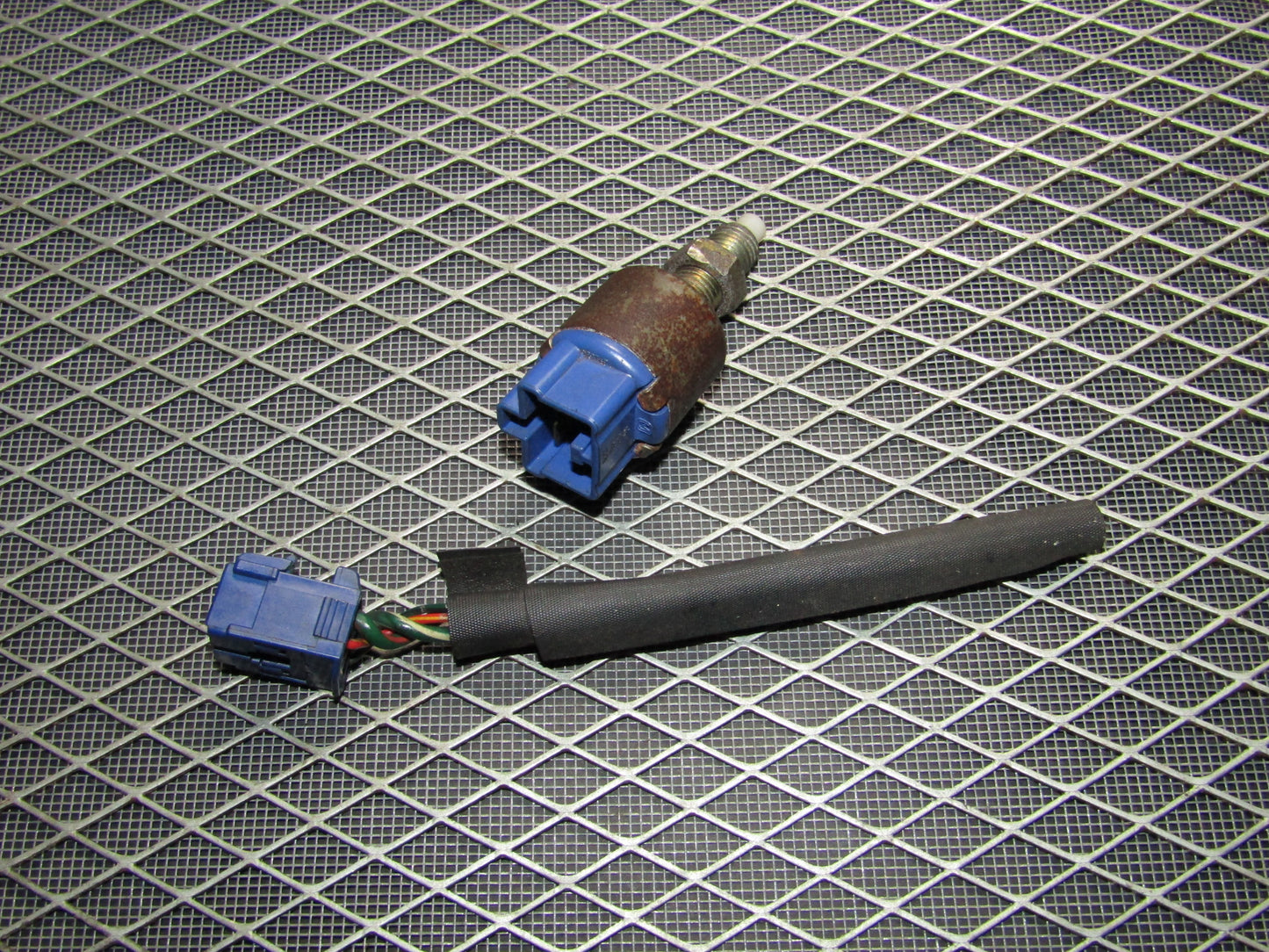 92 93 94 95 96 Toyota Camry OEM Brake Pedal Switch - A/T