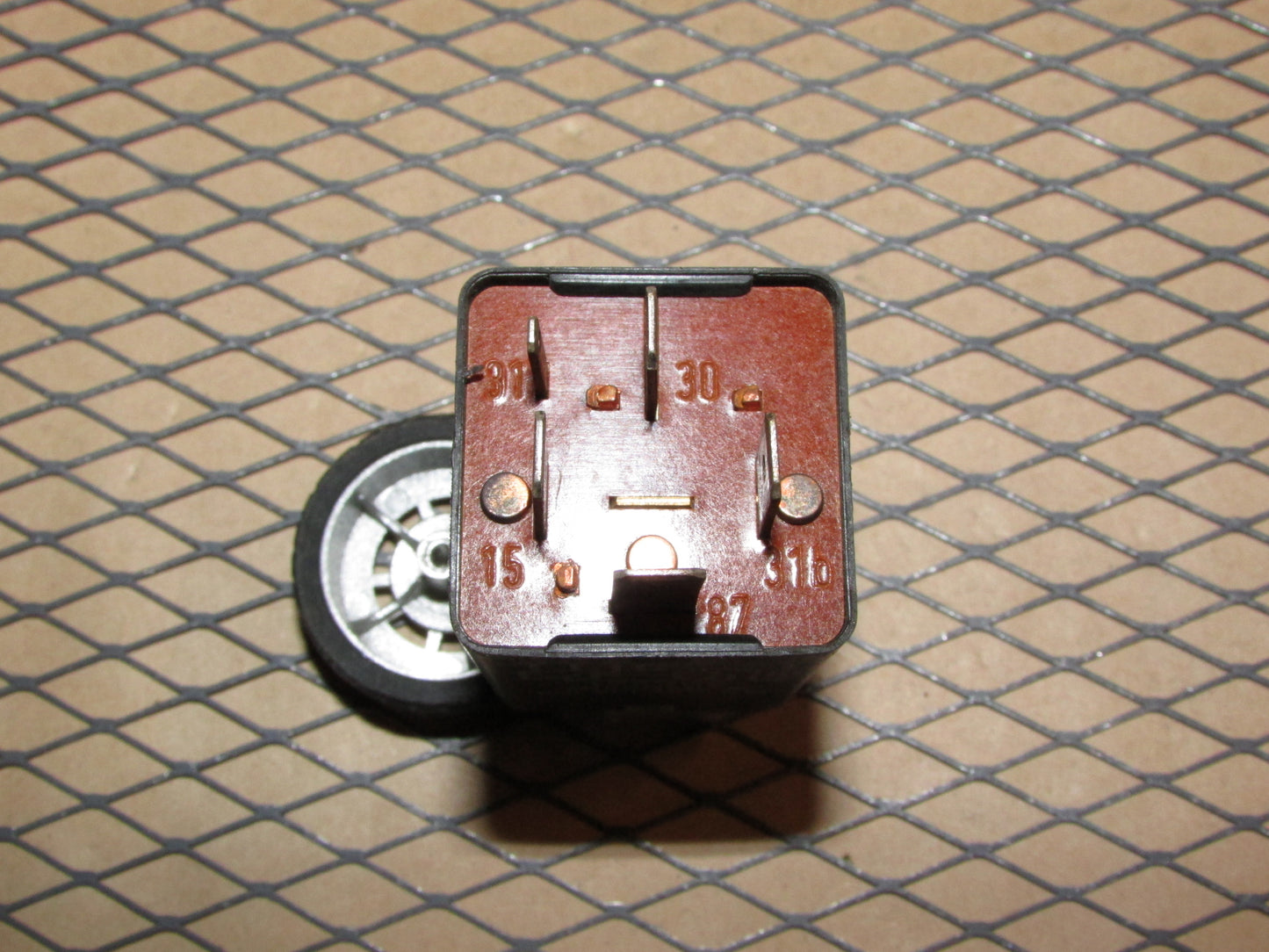 Audi & Volkswagen Relay 896321