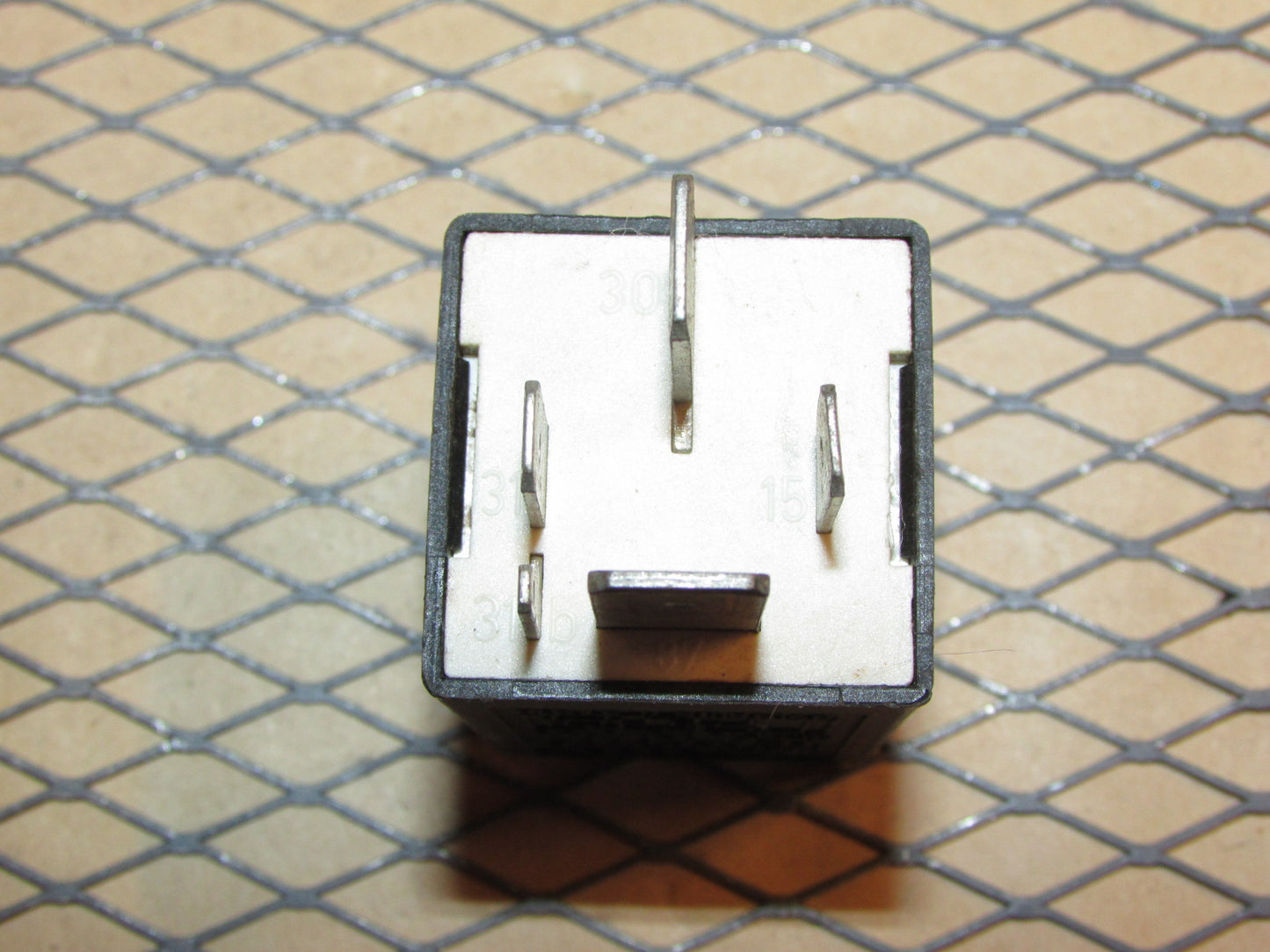 Audi & Volkswagen Relay (63) 321 906 059 F