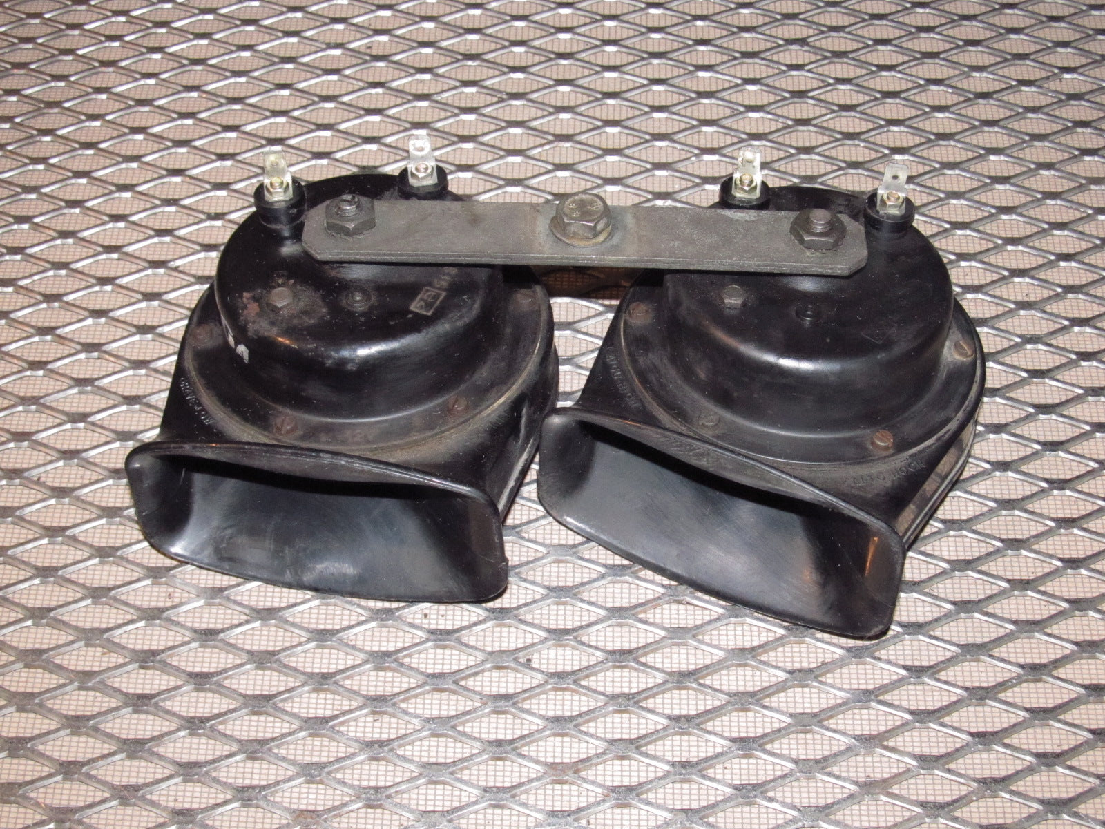 83-85 Porsche 944 OEM Exterior Horn - Set – Autopartone