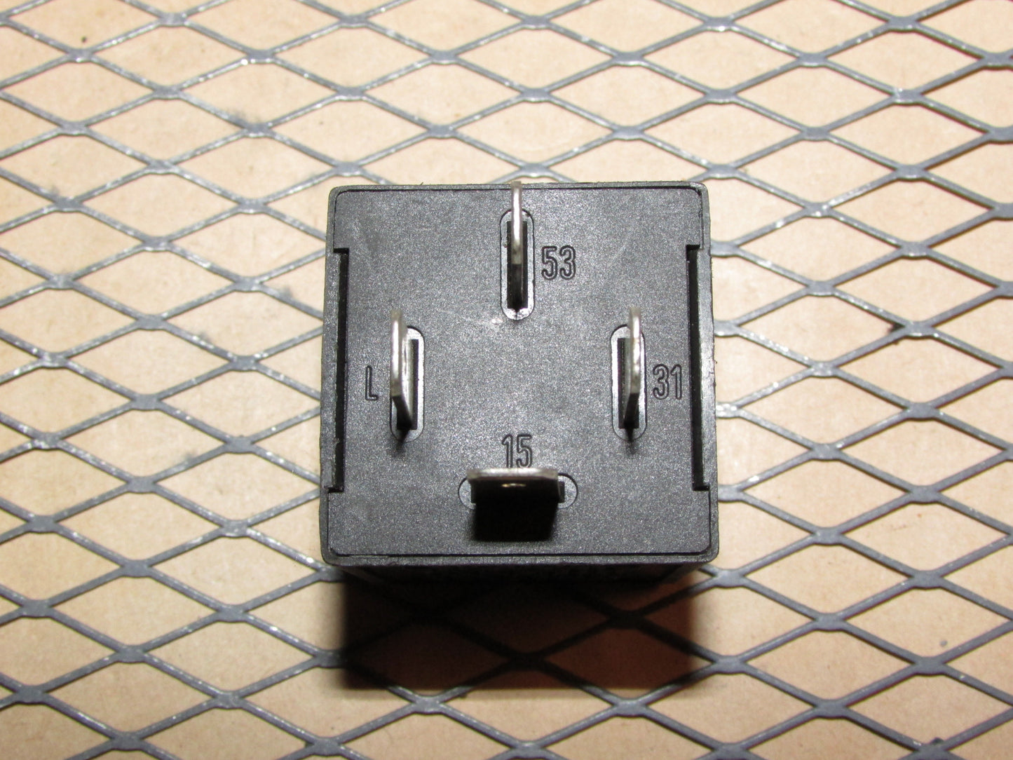 Audi & Volkswagen Relay (72) 191 955 529