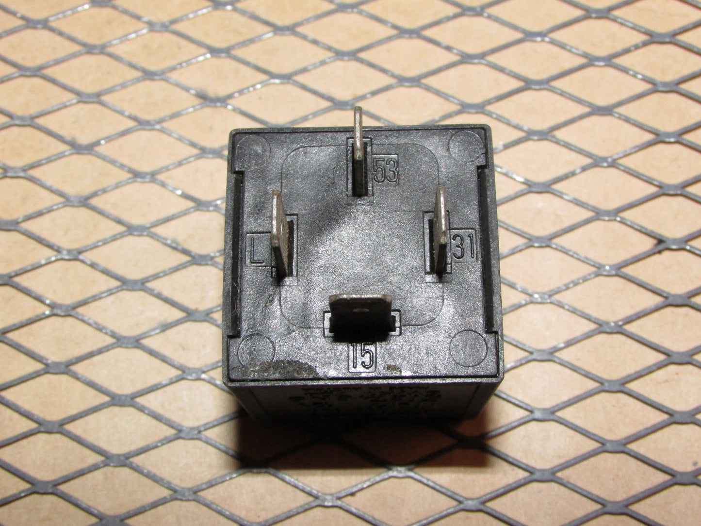 Audi & Volkswagen Relay (72) 191 955 529