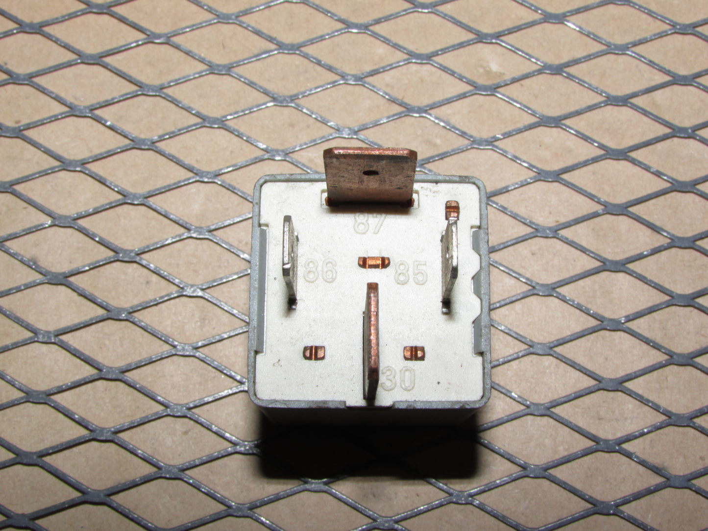 Audi & Volkswagen Relay (18) 191 937 503