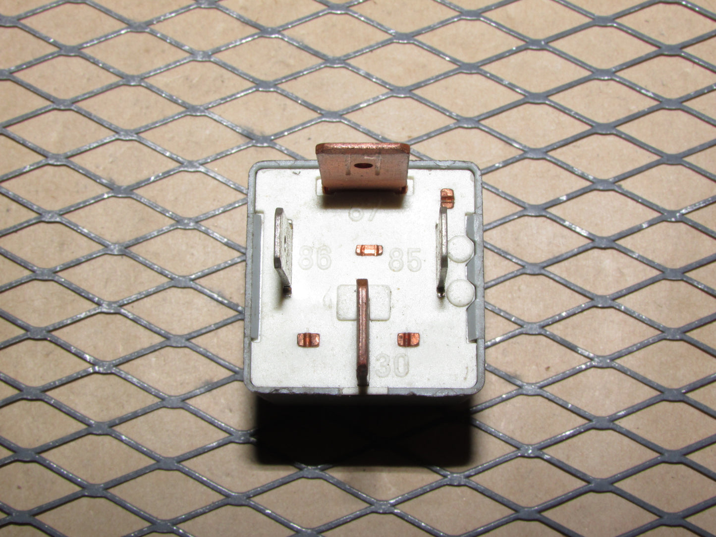 Audi & Volkswagen Relay (18) 191 937 503