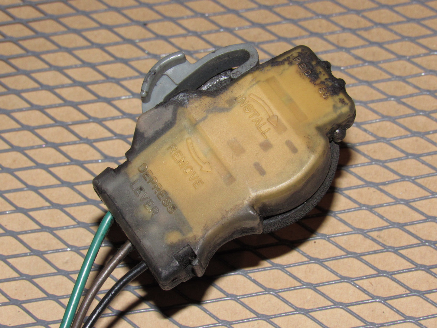 84 85 86 87 88 89 90 Chevrolet Corvette OEM Inner Tail Light Lamp Bulb Socket - Left