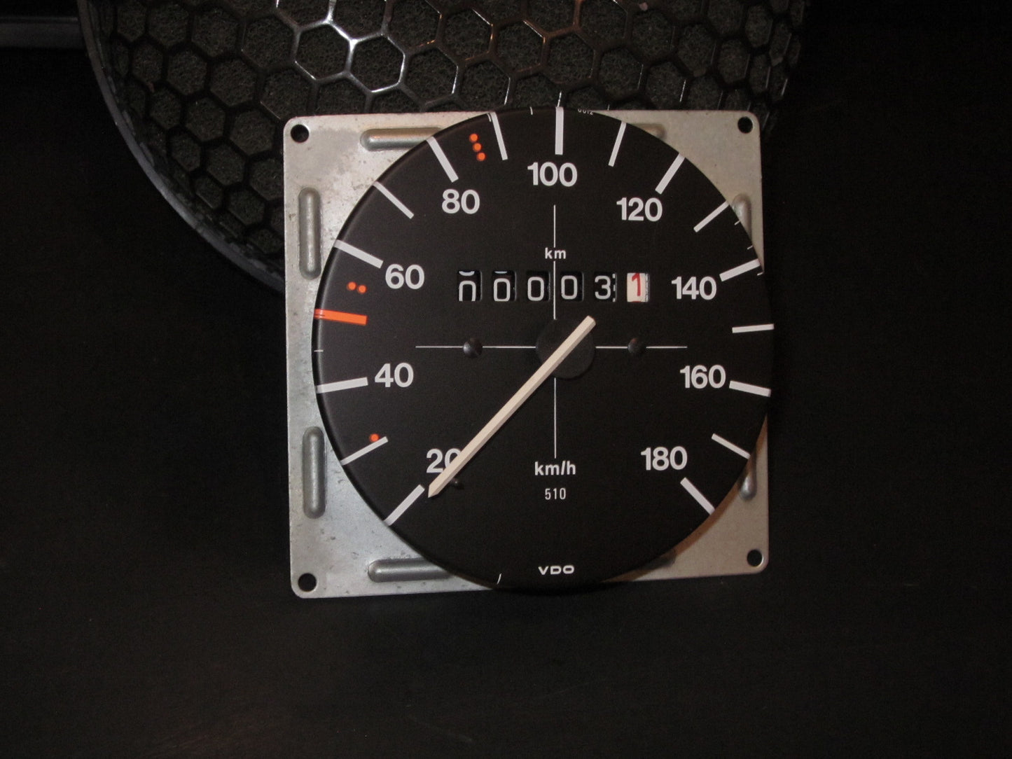 80 81 82 83 Volkswagen Vanagon OEM KPH Speedometer Gauge