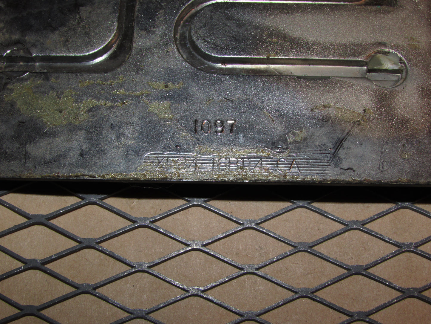 97 98 99 00 01 02 03 04 Ford F-150 OEM Front Fender XLT Emblem Badge