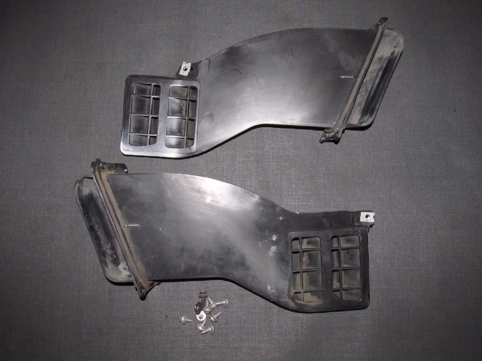 90 91 92 93 94 95 96 Nissan 300zx OEM Hatch Trunk Vent Duct