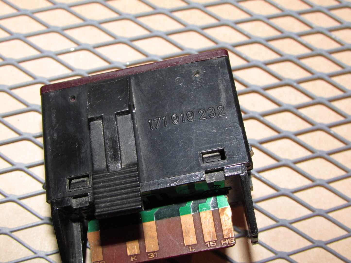 83 84 Volkswagen Vanagon OEM Fasten Belt & Brake Lamp Light