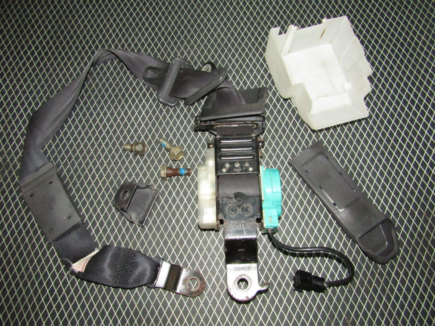 94 95 96 97 Mitsubishi 3000GT OEM Front Seat Belt - Right