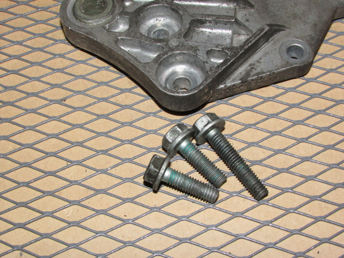 99 00 01 02 Porsche 911 Carrera OEM Alternator Bracket & Coolant Block Plate Fitting Bolt
