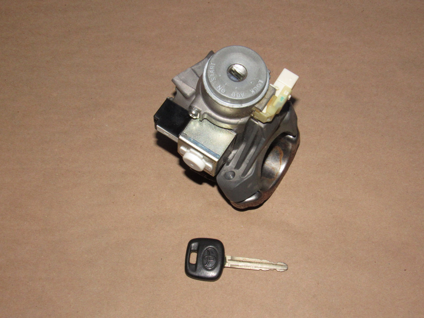 05 06 07 08 Toyota Tacoma OEM Ignition Lock Cylinder & Key