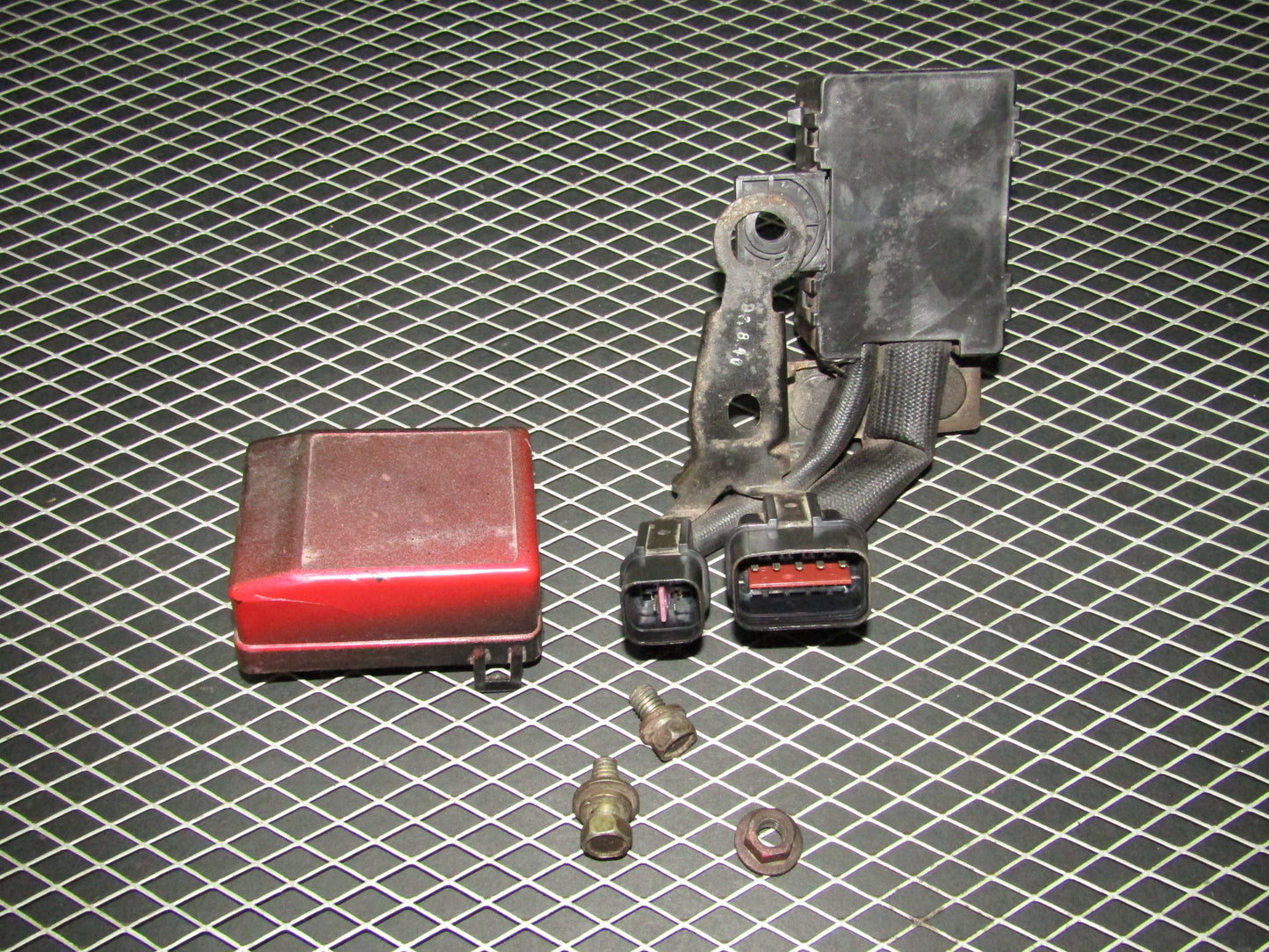 94 95 96 97 Mitsubishi 3000GT OEM A/C System Fuse Box