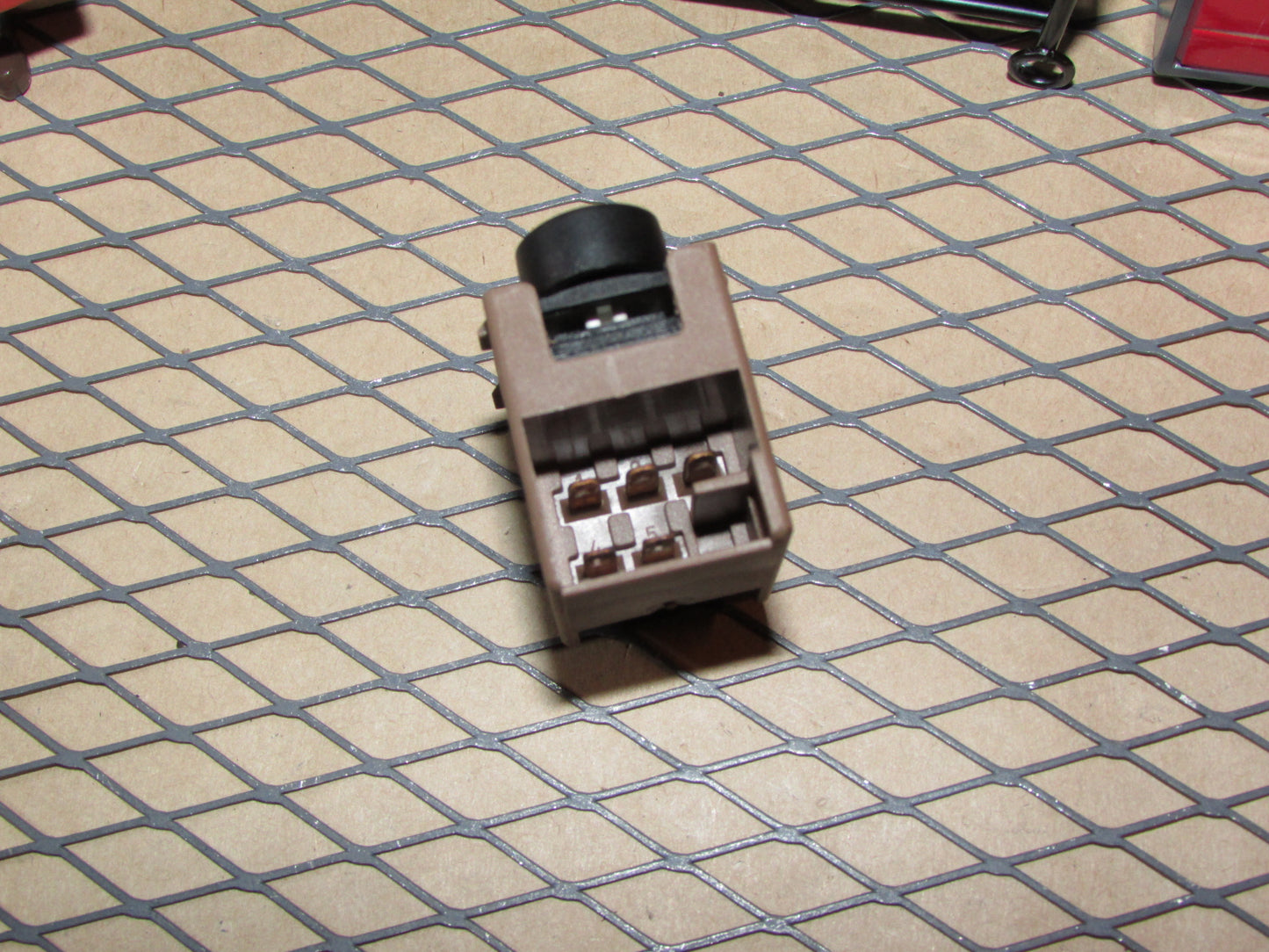 99 00 01 02 03 04 05 Volkswagen Jetta OEM Front Power Door Lock Switch - Right