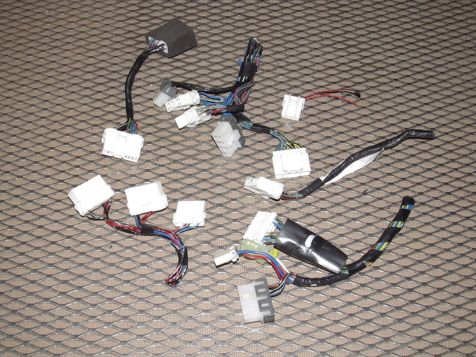Boîte à Fusibles Mitsubishi 3000 GT MR360131 – Pour Modèle 1993, 3.0, 165KW
