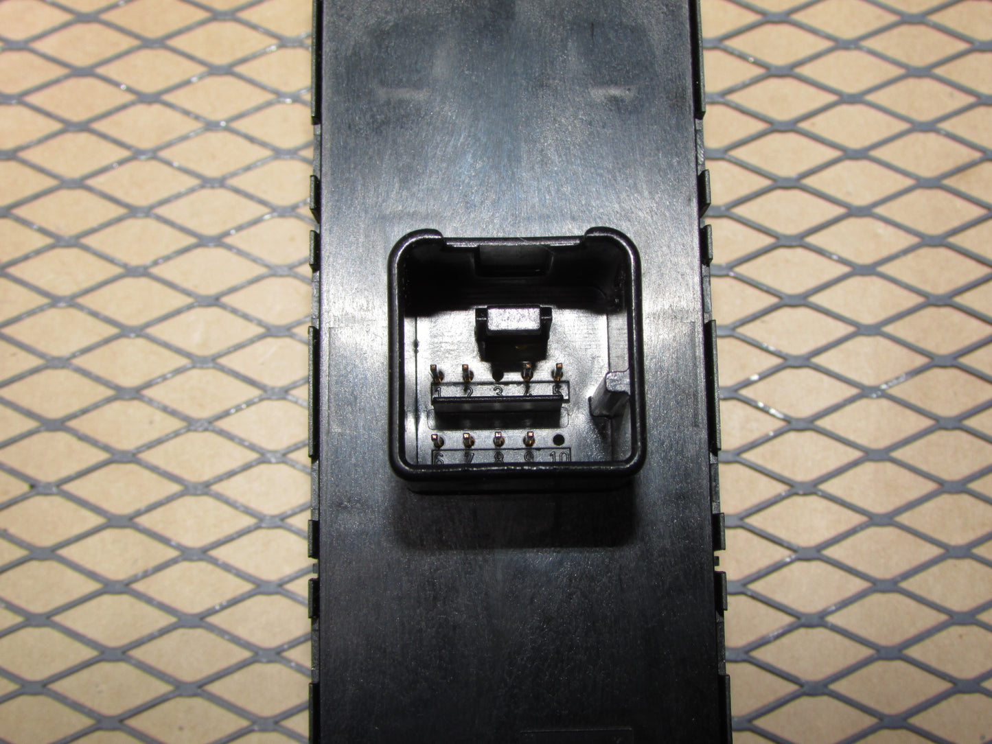 09-16 Volkswagen Tiguan OEM Front Master Window Switch - Left
