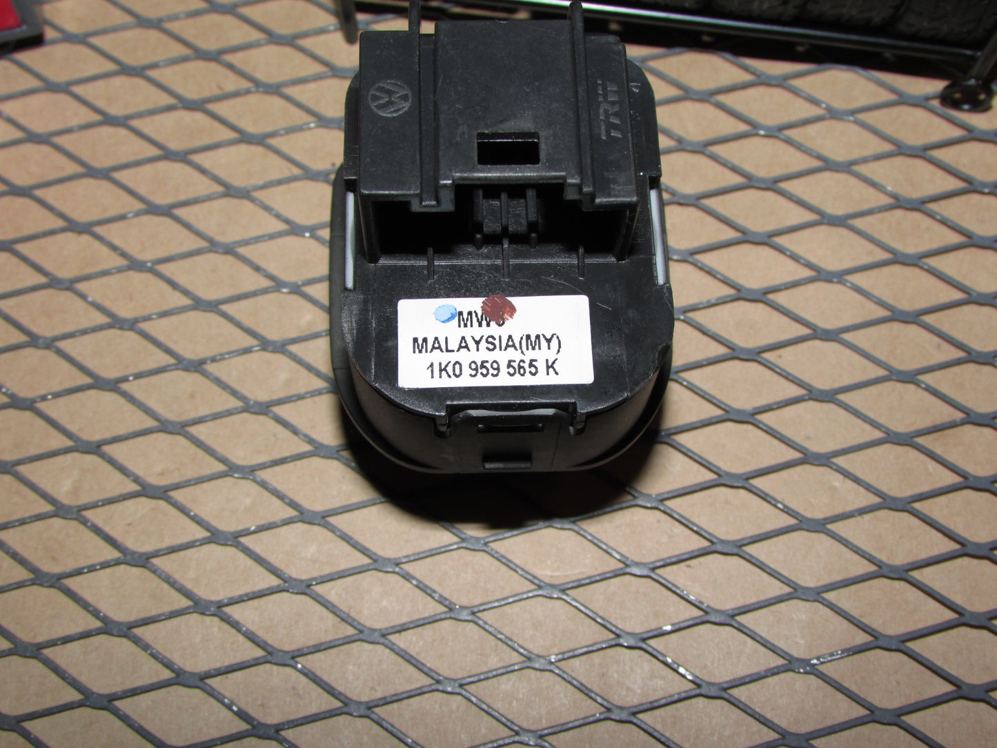 09 10 11 12 13 14 15 16 Volkswagen Tiguan OEM Power Mirror Switch