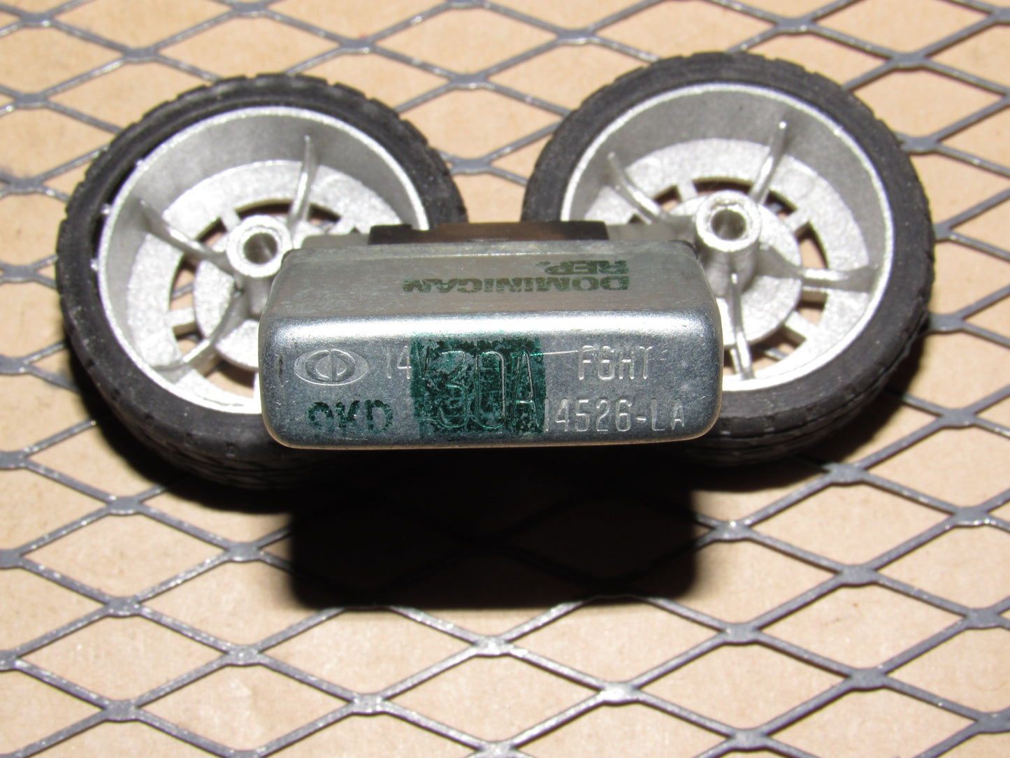 Ford Metal Maxi Fuse 30A / FGHT 14526-LA
