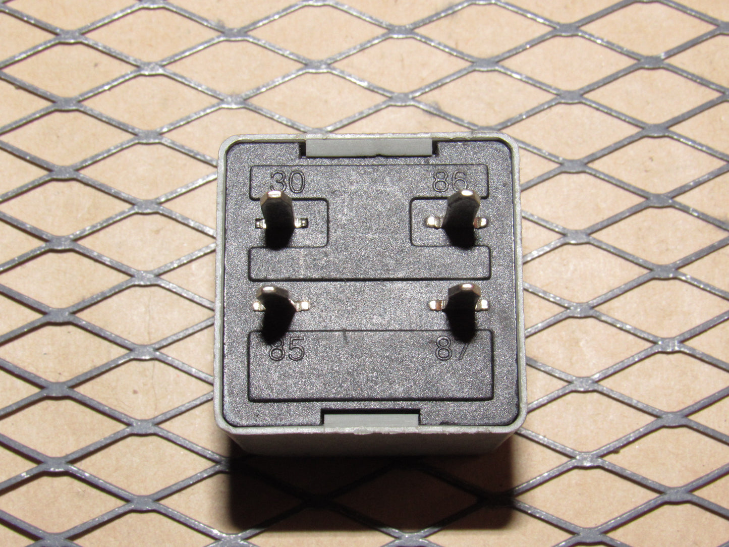 Universal Relay F07102011 / 12V 40A / 4 Prongs