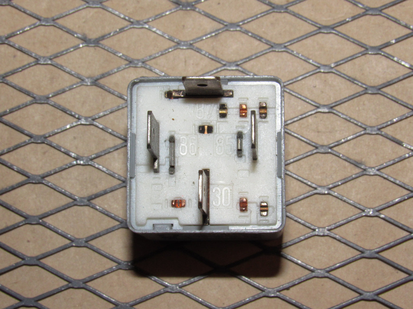 Audi & Volkswagen Relay (214) 443 951 253 K