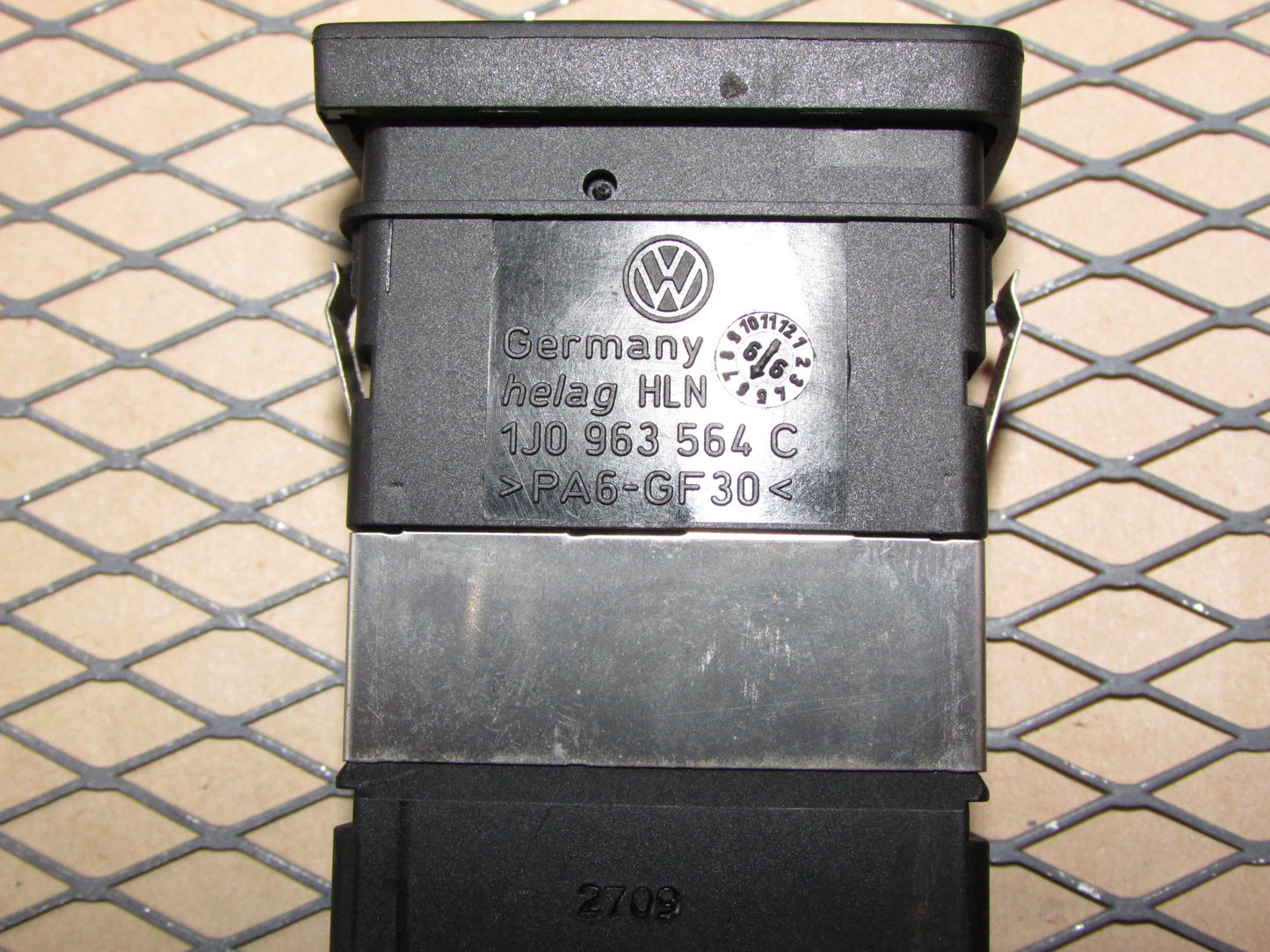 99 00 01 02 03 04 05 Volkswagen Jetta OEM Front Heated Seat Switch - Right