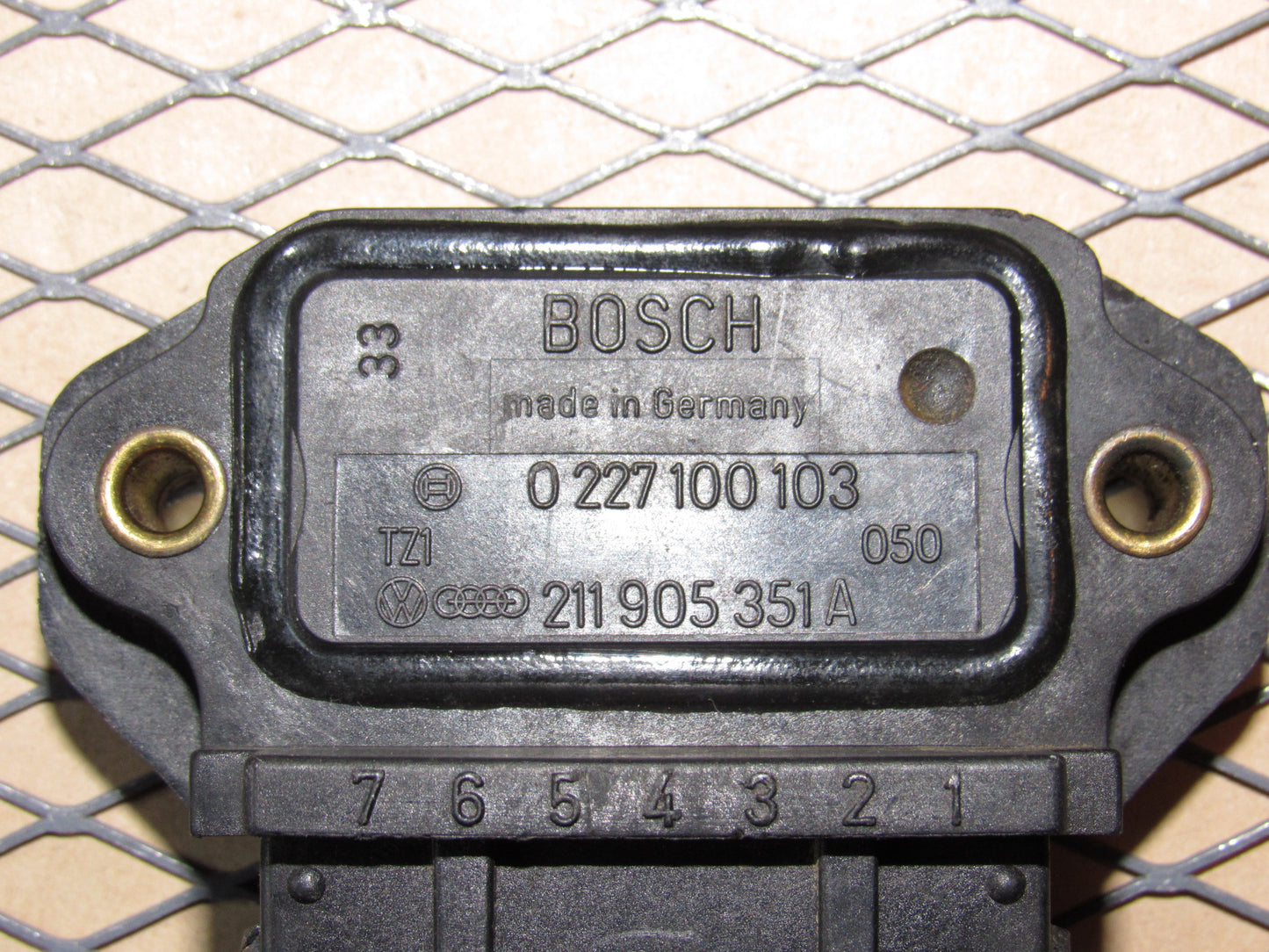 85 86 87 88 89 Volkswagen Cabriolet OEM Ignition Control Module Igniter