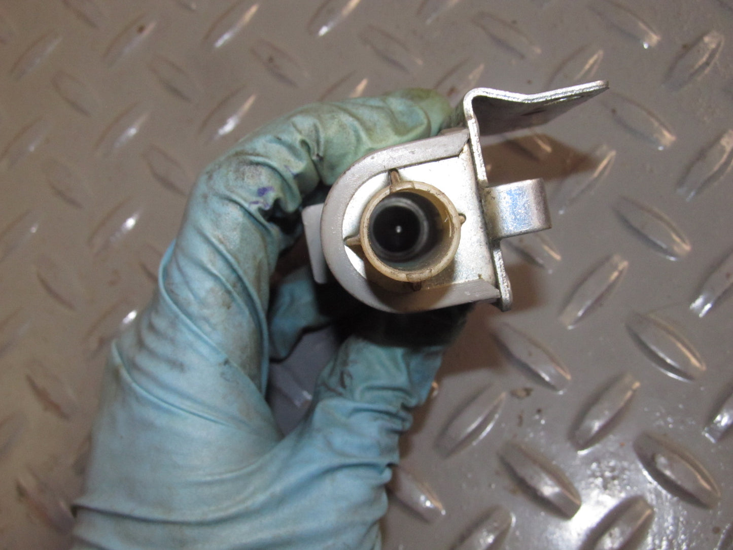 87 88 89 90 91 92 93 Ford Mustang Gas Door Lock Release Actuator