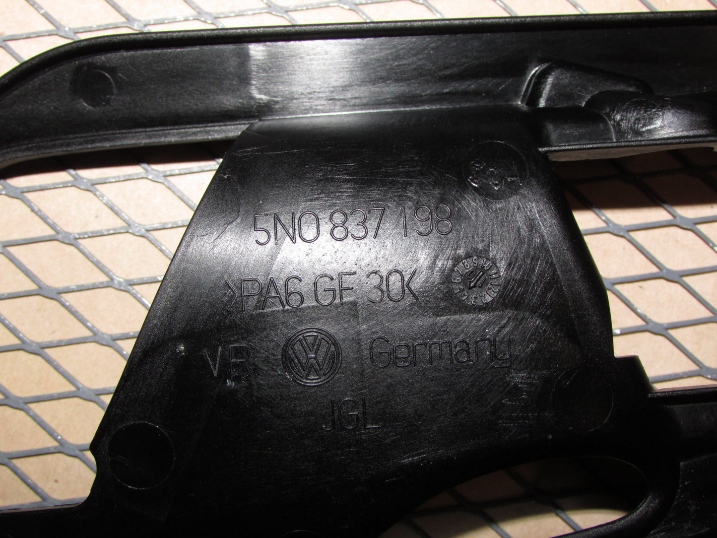 09-16 Volkswagen Tiguan OEM Front Interior Door Handle Mounting Housing - Right