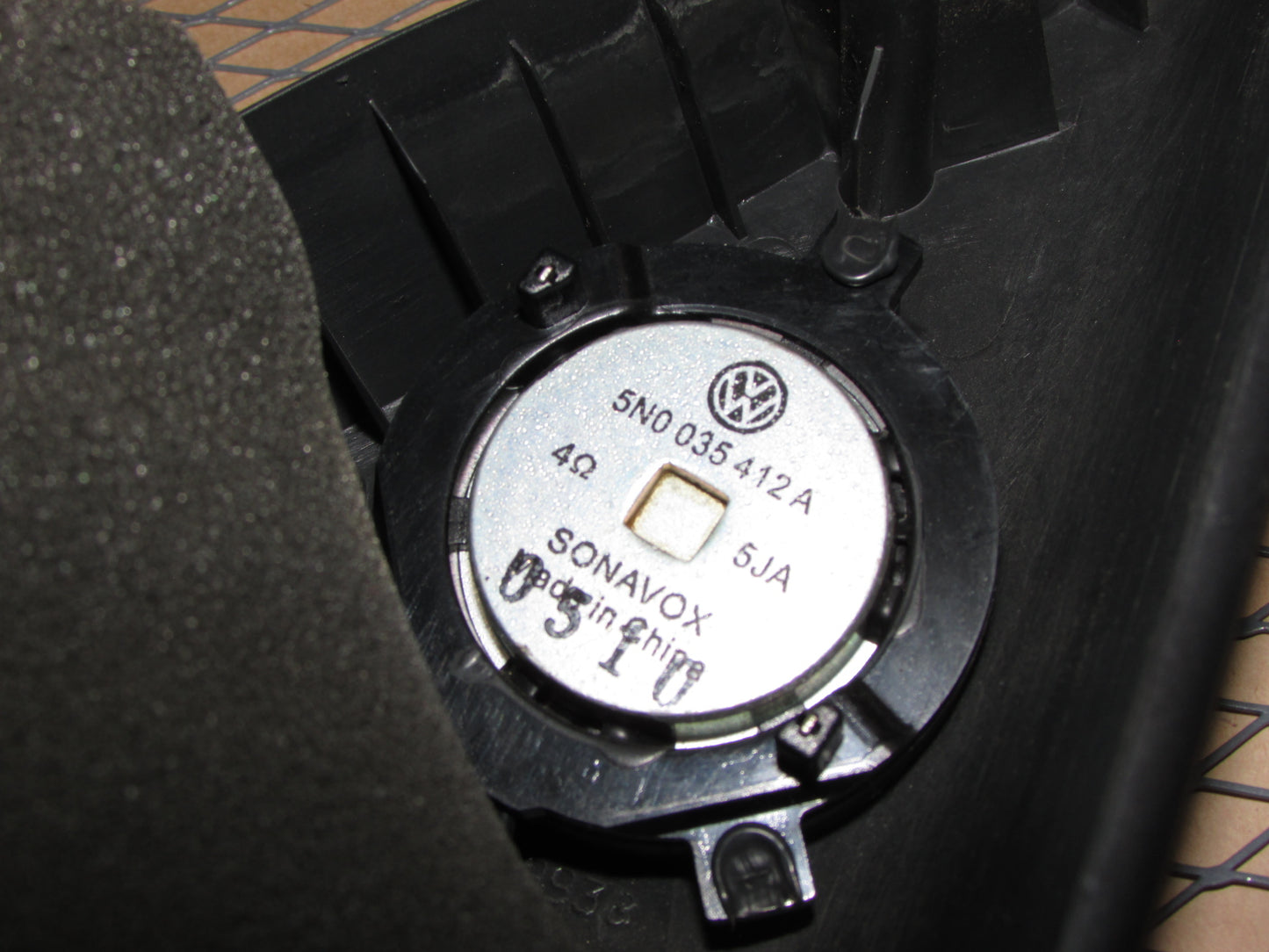 09-16 Volkswagen Tiguan OEM Front Interior Tweeter Speaker & Cover Trim - Left