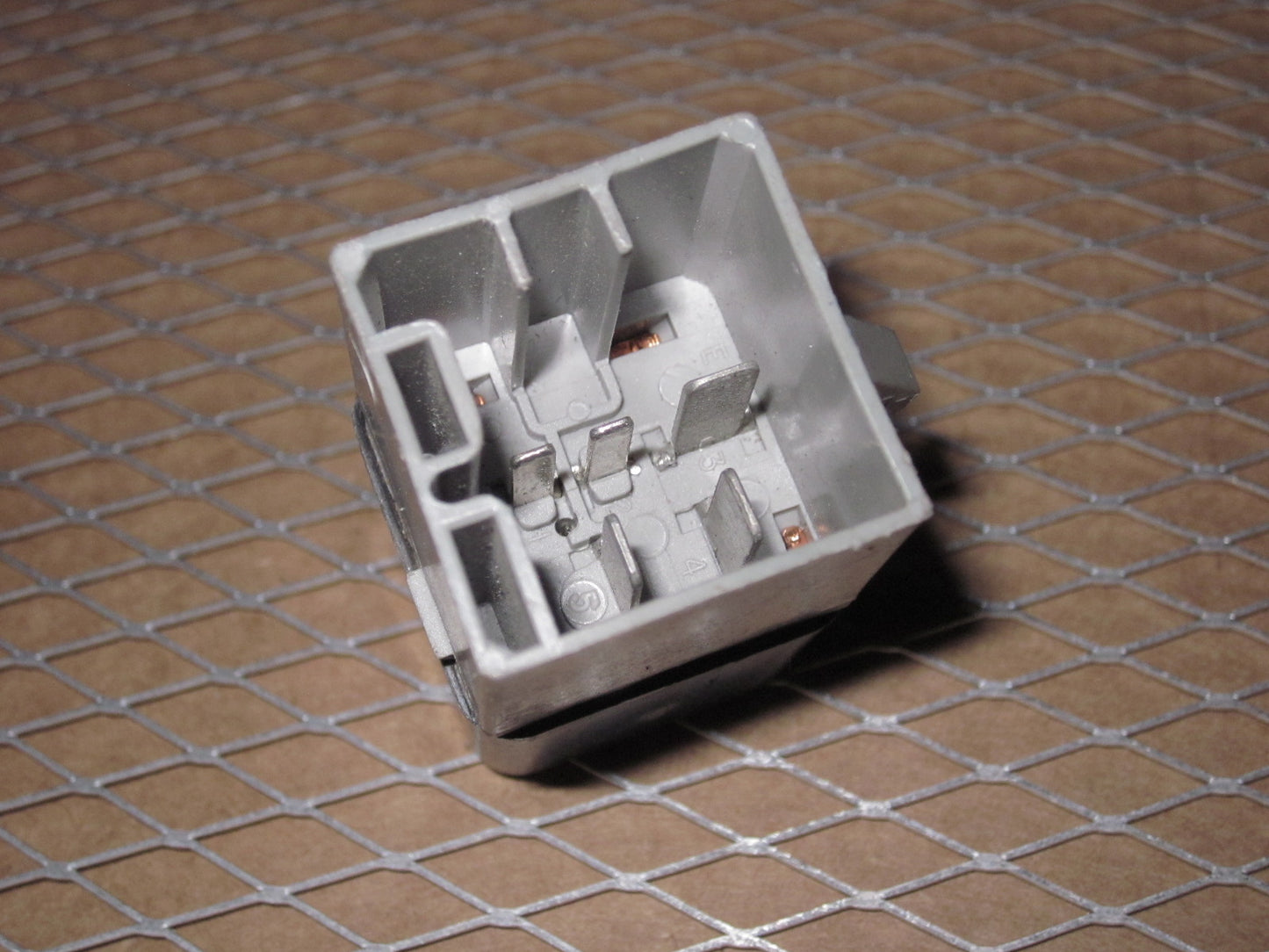 Ford Relay E5VB13A025AA