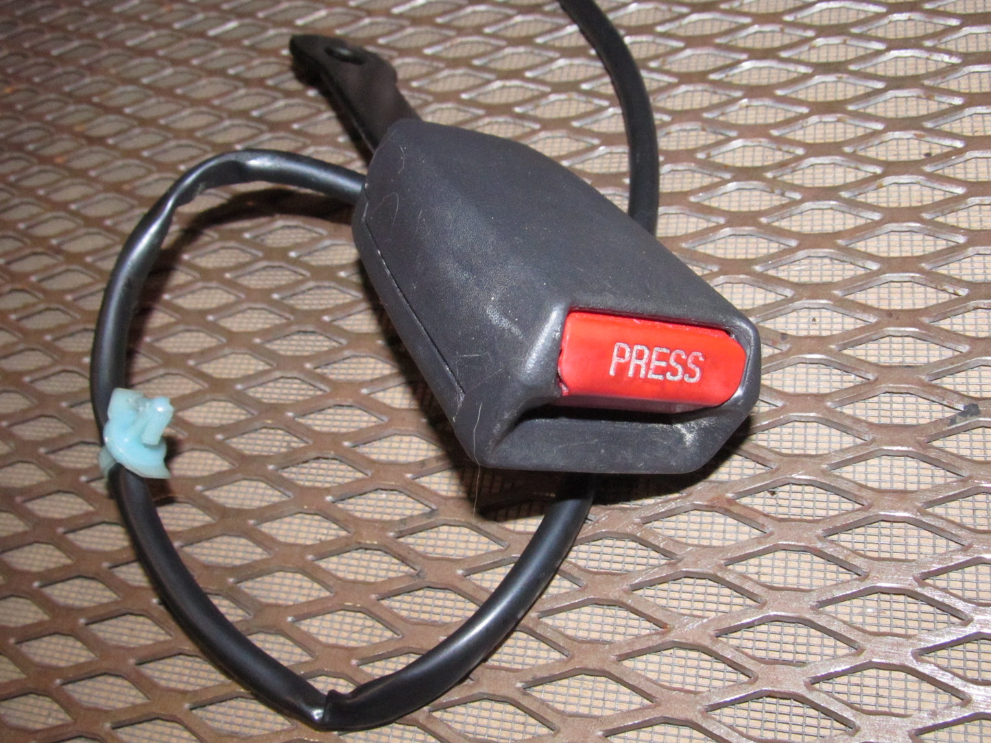 94 95 96 97 Mitsubishi 3000GT OEM Front Seat Belt Buckle Receiver - Right
