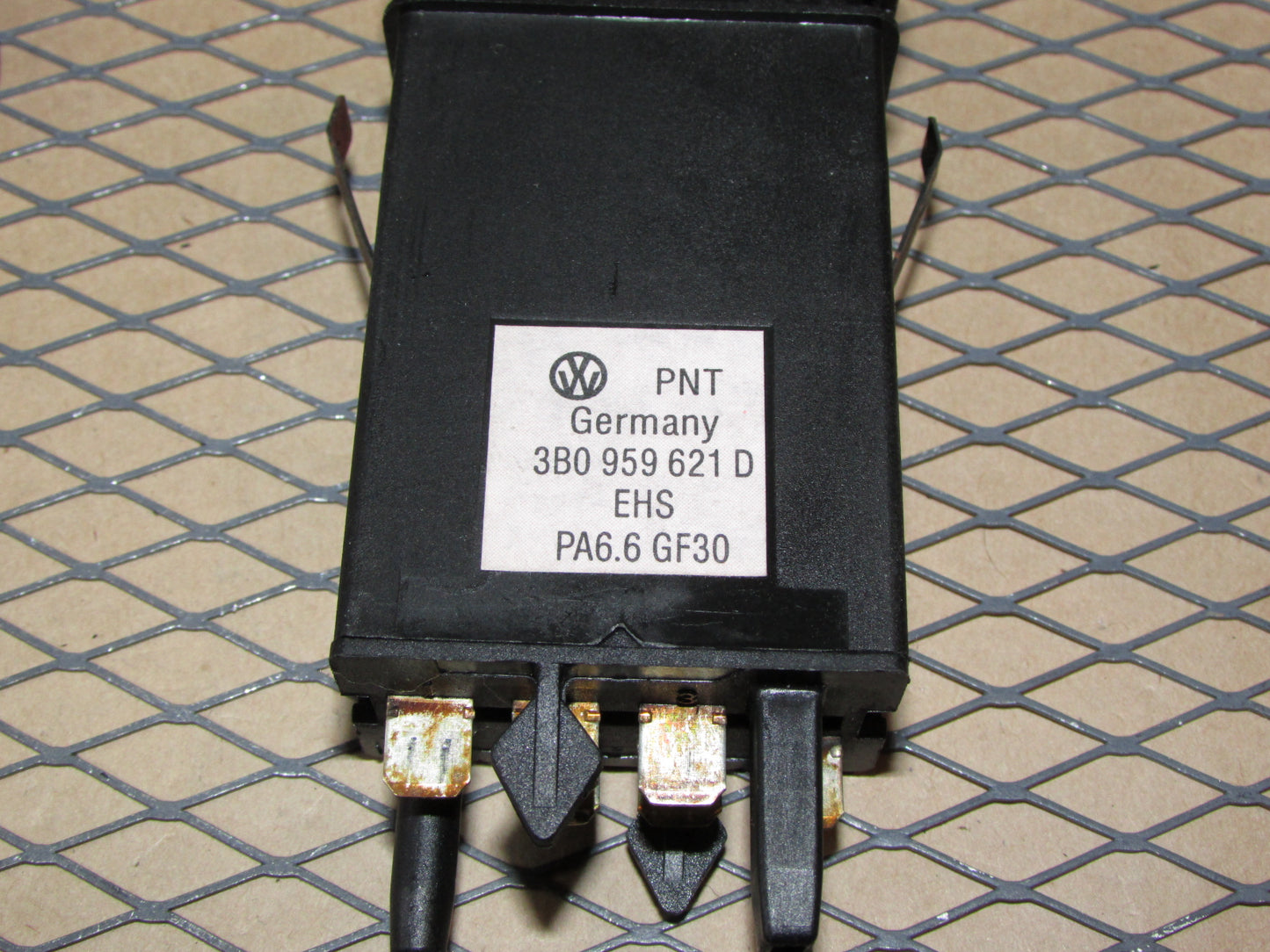 99 00 01 02 03 04 05 Volkswagen Passat OEM Rear Defroster Switch